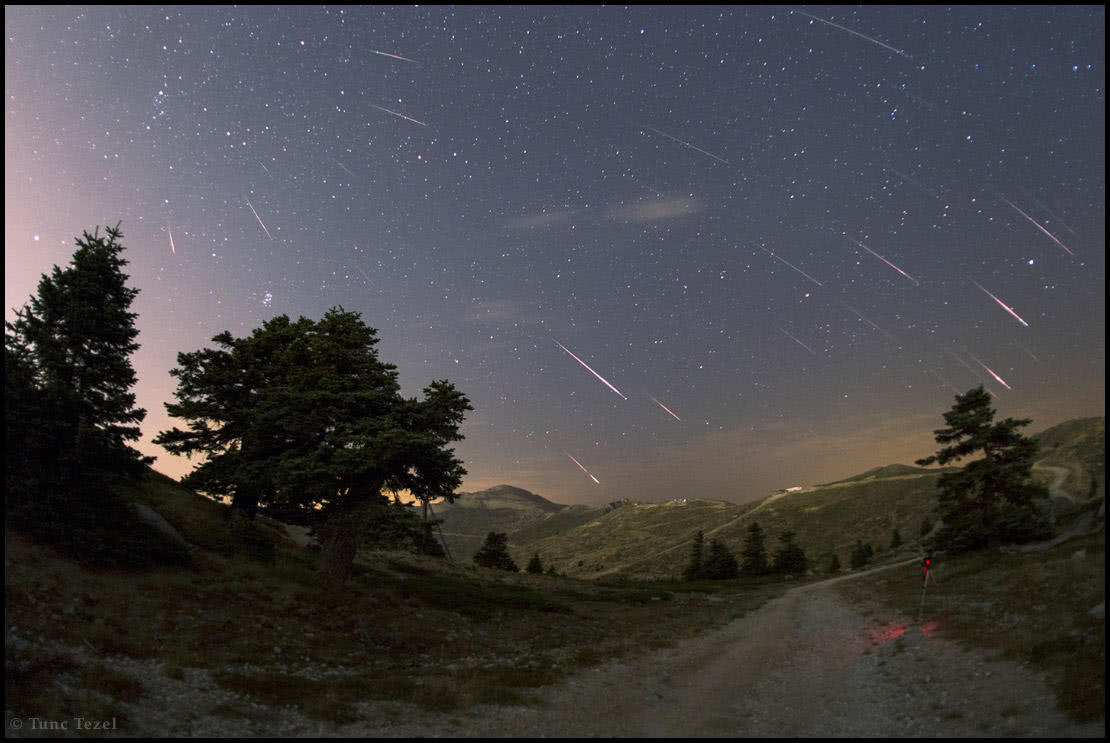 英仙座流星雨来袭,专业星空摄影师教你拍摄流星雨大片