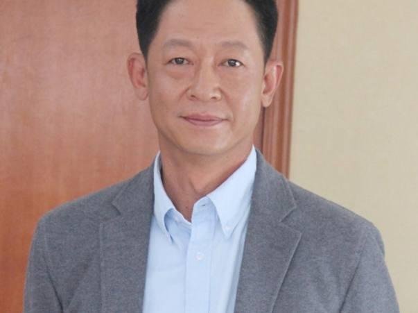 王志文,是一位杰出的演员,曾经凭借《过把瘾》中的方言一角而获第14届