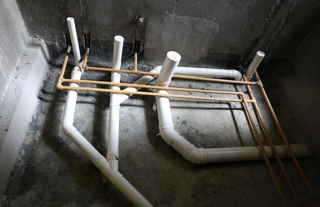 分享下洗手间排水排污工艺照片,地漏预设定位工艺