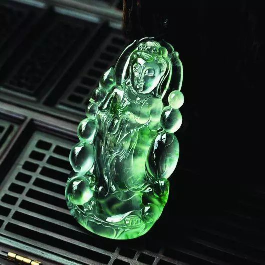 价值6.8亿"世界最大翡翠观音"被请走了!究竟何方神圣这么壕?