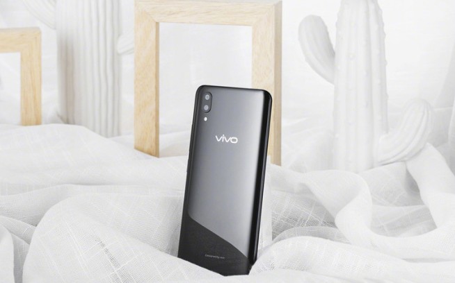 vivo首发安卓刘海屏手机x21加上屏下指纹这一次oppo又输了