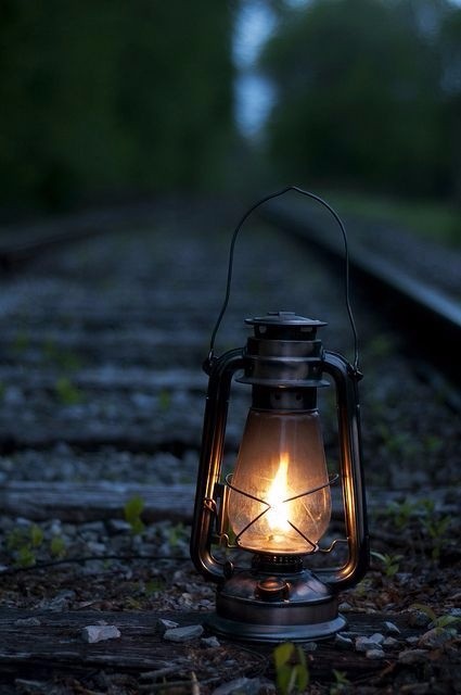 黄昏是一天最美丽的时刻能在一盏灯光下得到永远的归宿6767