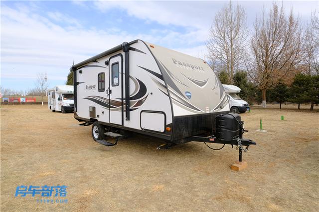 这款拖挂房车,让一家四口的自驾游变得更加舒适!