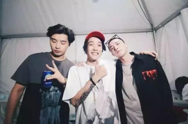 吴亦凡又出失望表情包,《中国新说唱》的rapp