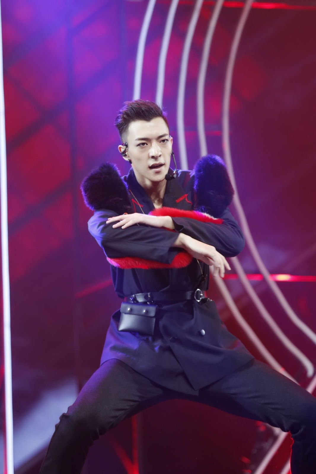 《偶像练习生》bc221卜凡《偶像练习生》bc221灵超bc221台下刻苦废寝