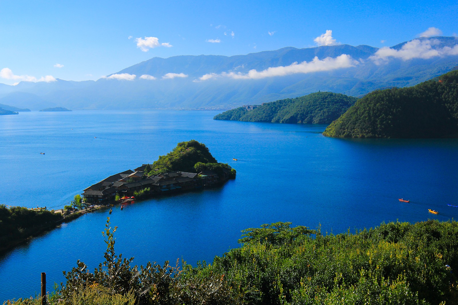 云南旅行:蓝色泸沽湖