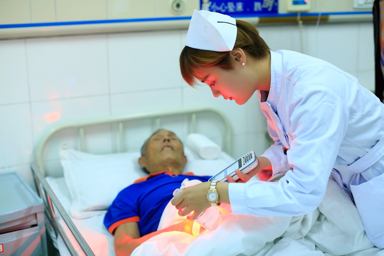 直击普通护士在病房里度过的"护士节"