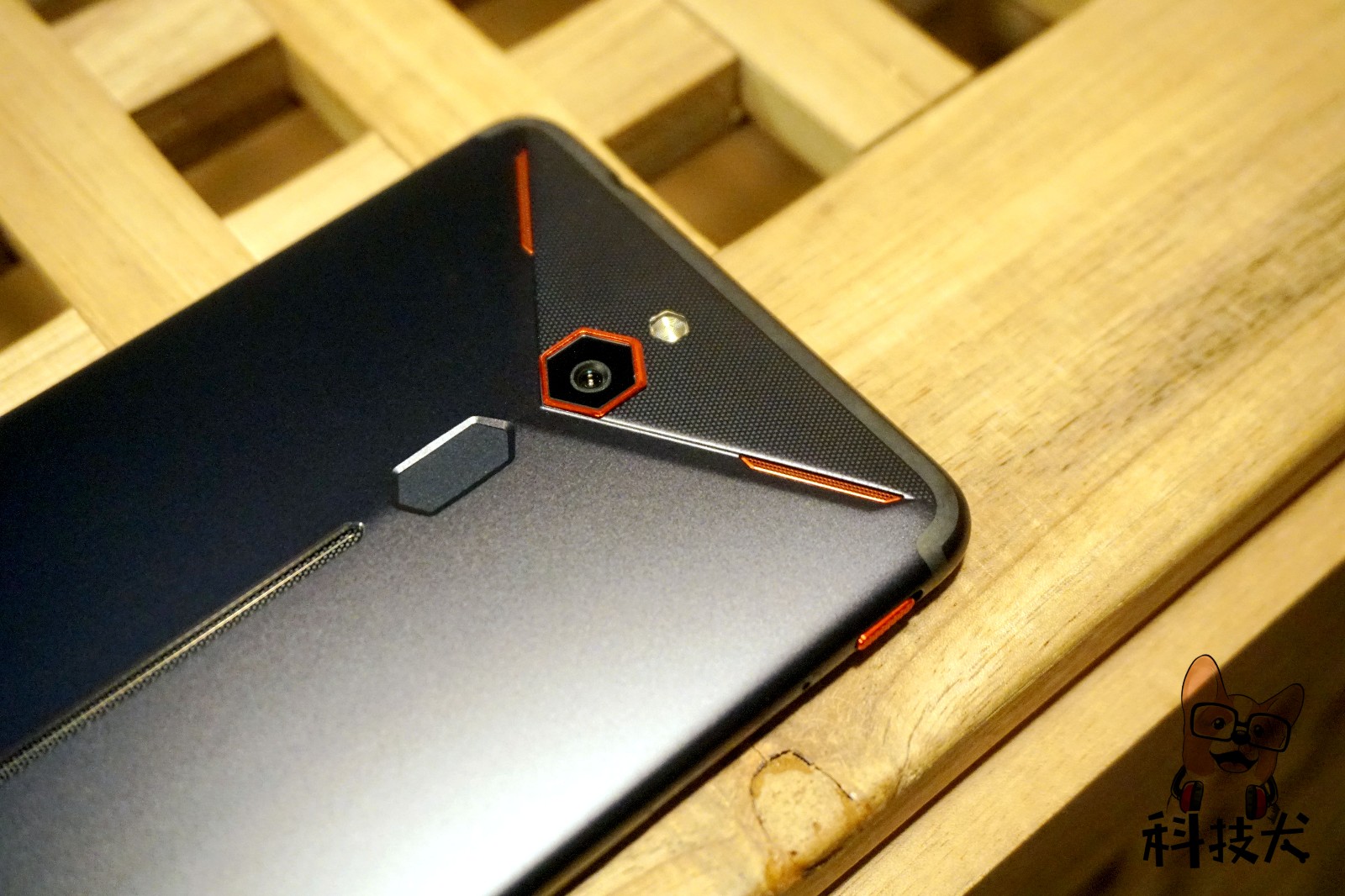 努比亚红魔mars电竞手机开箱最高支持10gb内存256gb