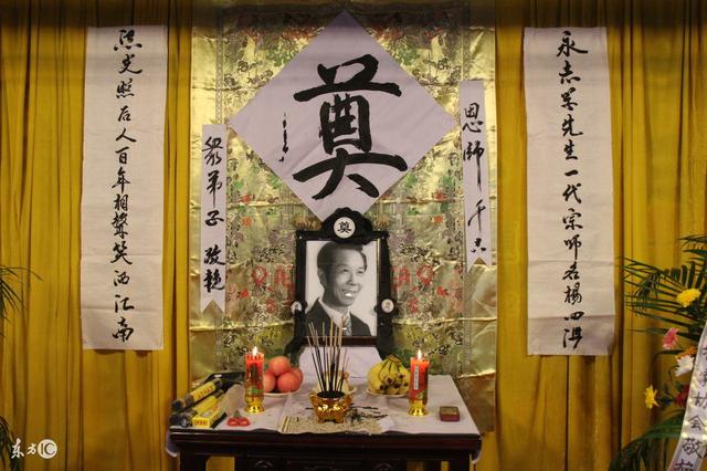 情感:岳父病危,两儿子不管死活老婆发错一短信他们回家乖乖下跪