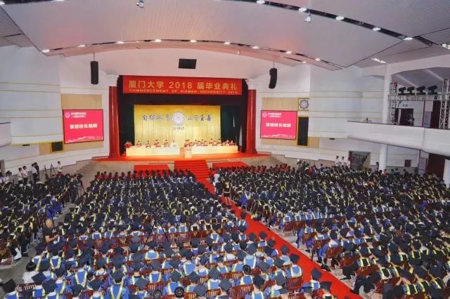 德邦崔维星回厦大母校,带给学弟学妹"鸡肉和鸡腿"