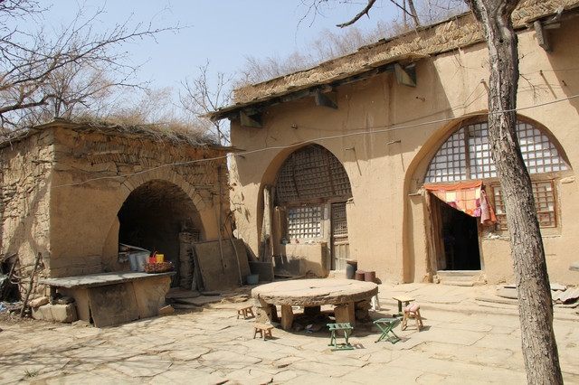 这个陕北村庄不到500人改了名字后游客呈10倍增长都来看窑洞