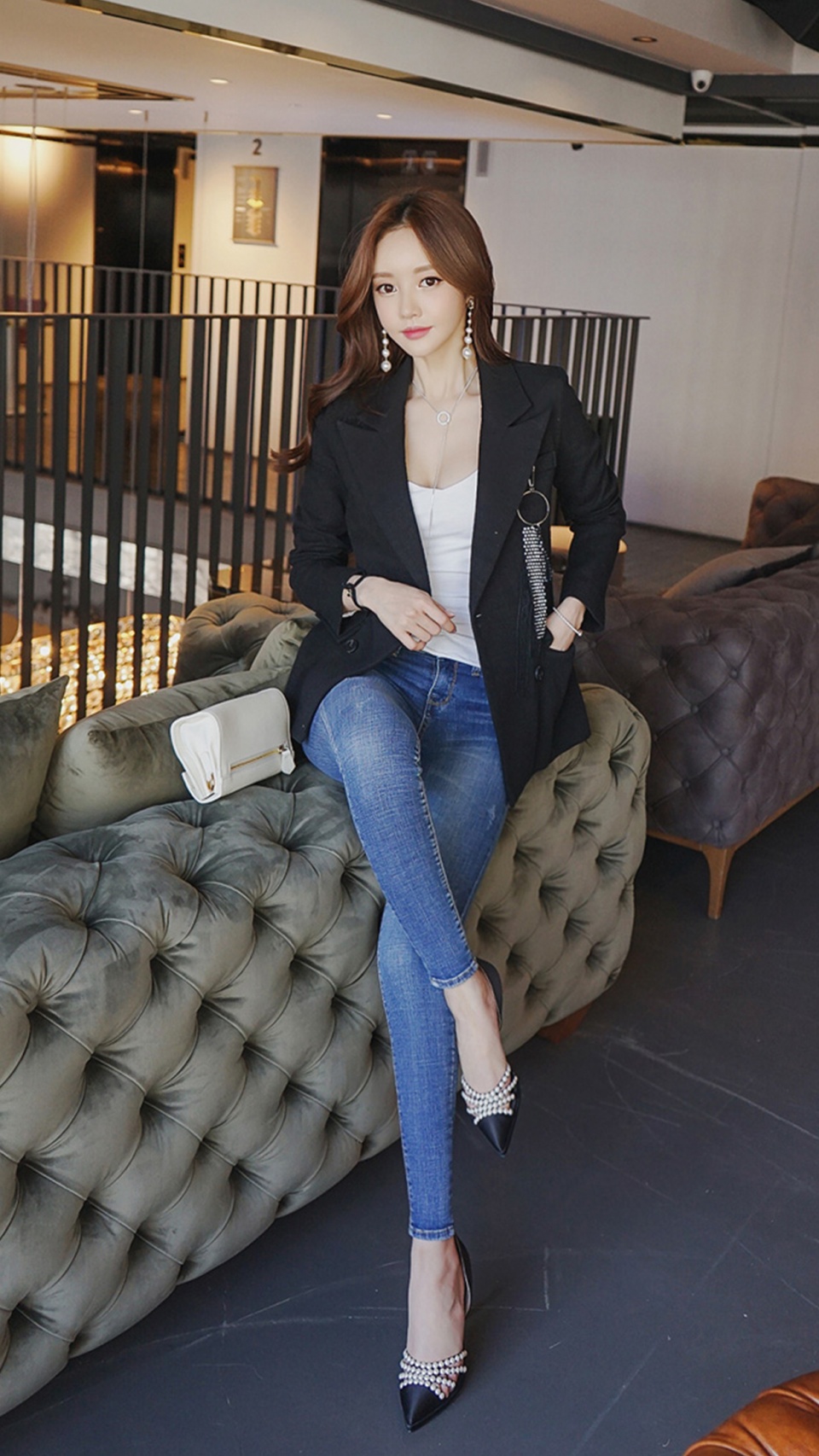 腿美的女生穿长裤,唯美时尚,超养眼哦