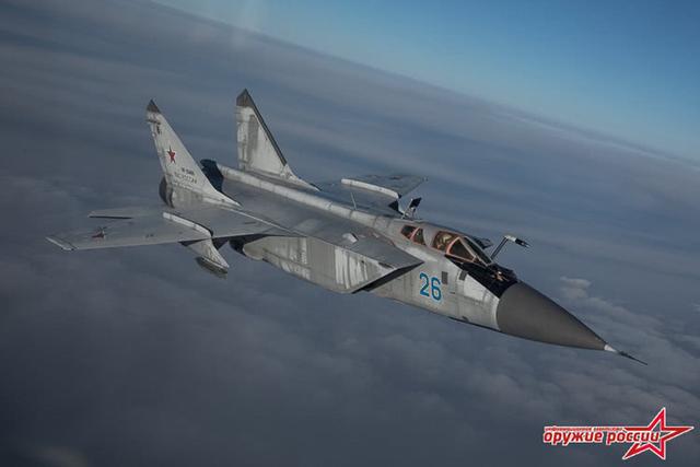 每次着陆时米格-31bm需要两个降落伞来完成减速.