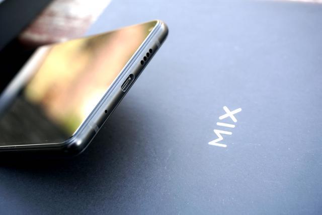 小米mix2s尊享版上手体验便宜是王道性价比依然是核心竞争力