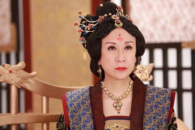 《深宫计》太妃生前疯癫惨遭毒害身亡 54岁老戏骨发挥淋漓尽致