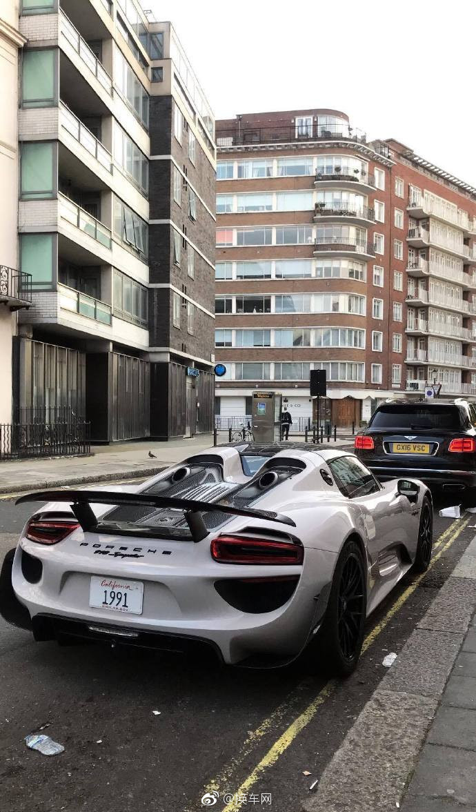 街拍 保时捷918