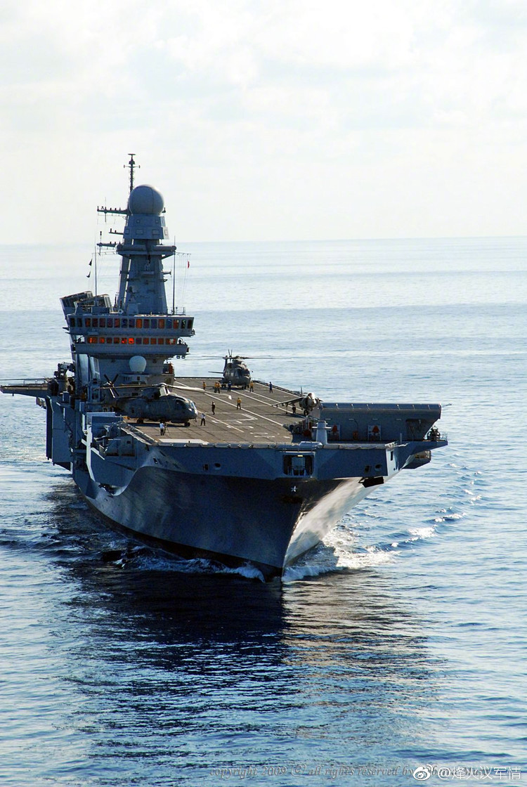 意大利海军加富尔号航母就是个昂贵的装饰品