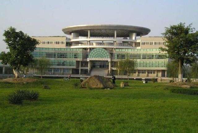 这所"二本"名字听起来高大上,不知道的还以为是211