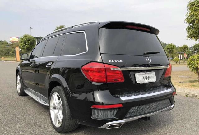 这车40多w拥有 2015年奔驰gl550-4matic 黑色 咖啡内