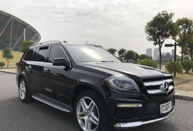 这车40多w拥有 2015年奔驰gl550-4matic 黑色 咖啡内