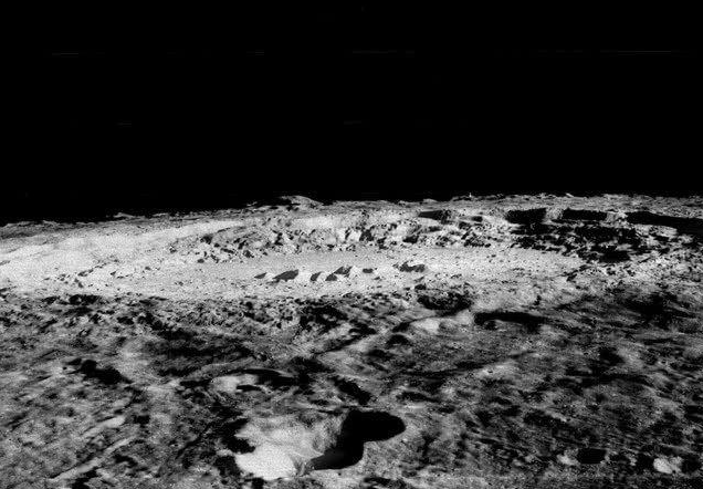 月球上真的发现过美国的二战飞机吗?说出来你可能不信