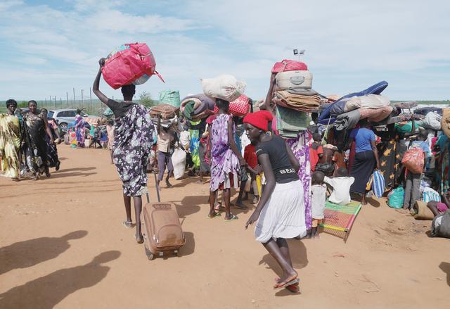 南苏丹是一个极度贫穷的国家,他们长期内部消耗严重阻碍了经济的发展