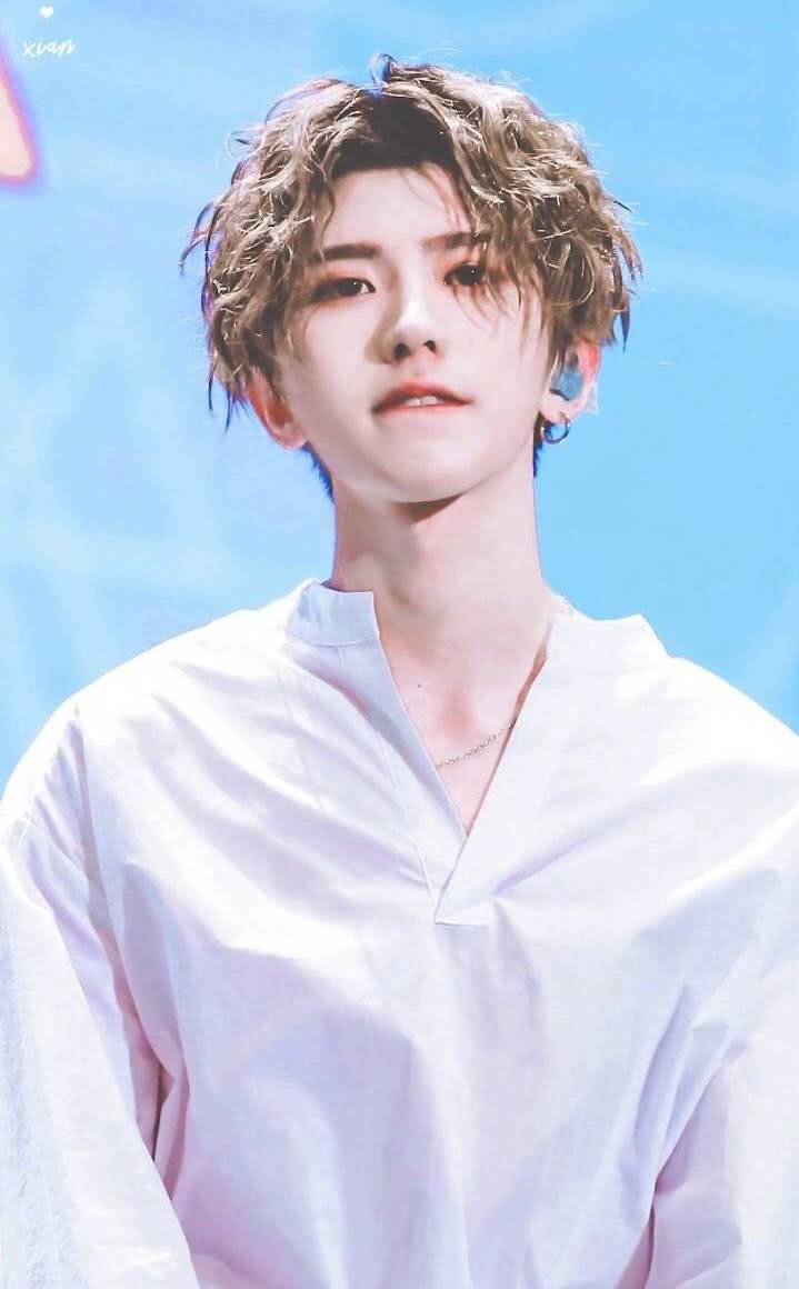 能驾驭这个发型才配得上"男神"二字,比如这几个男明星!