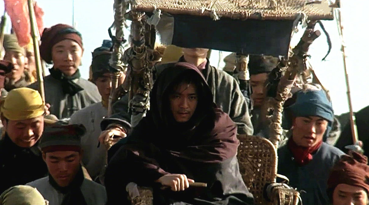 父亲为了给妻子和孩子更好的生活,最终变成一个冷血的工作机器