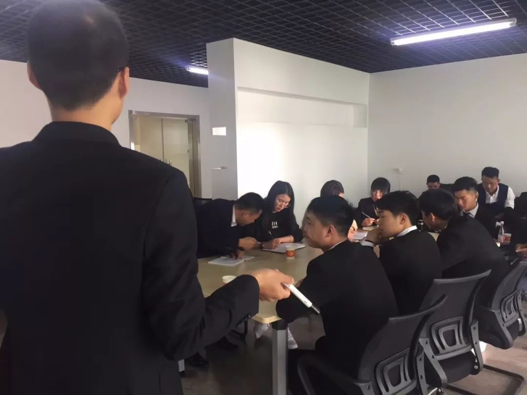 巴厘车服热烈祝贺进驻万达嘉华中心写字楼