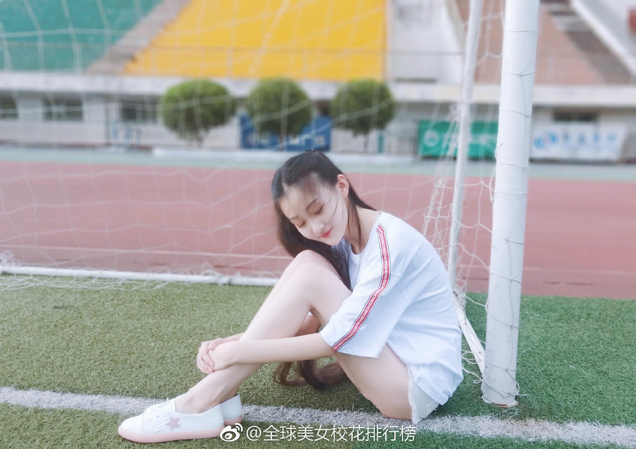 东华大学新生李懿琪2018艺考生爱好声乐舞蹈