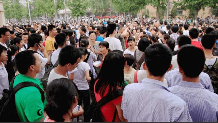 这一年的高考物理题打败了全国几十万考生,平