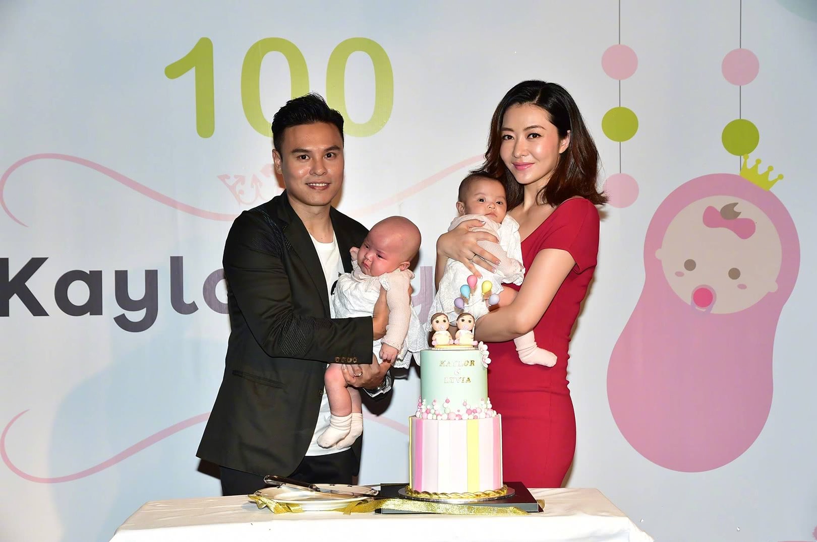 熊黛林生日晒全家福,双胞胎女儿眼睛一大一小