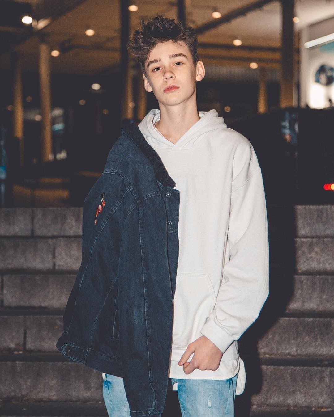 mike leon16 岁的德国歌手 mike leon 发表了自己的最新单曲 sie