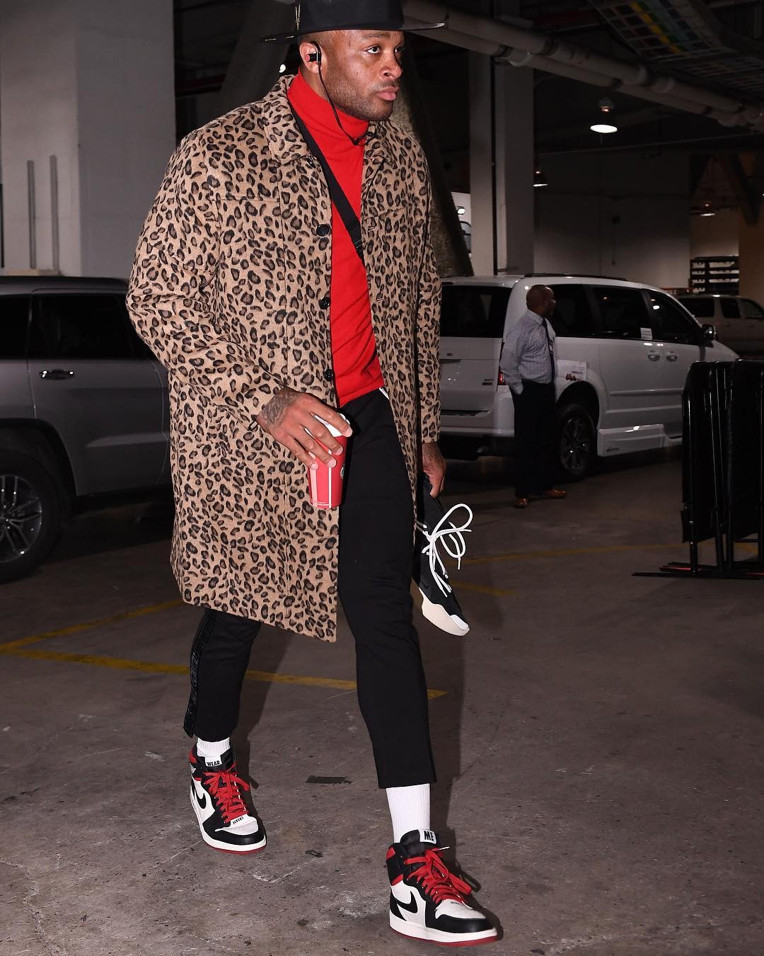 球员通道时装秀,塔克捍卫「鞋王」宝座!