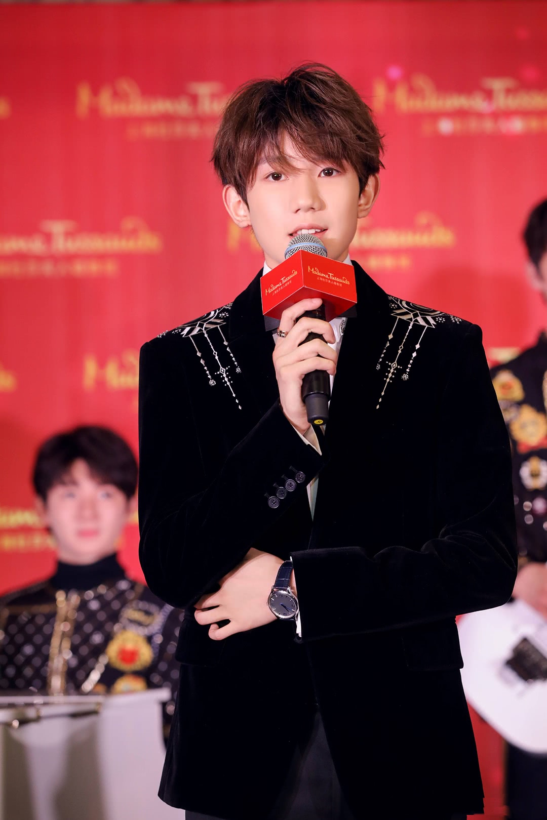 tfboys五岁之际蜡像入驻上海杜莎夫人蜡像馆三小只略显羞涩