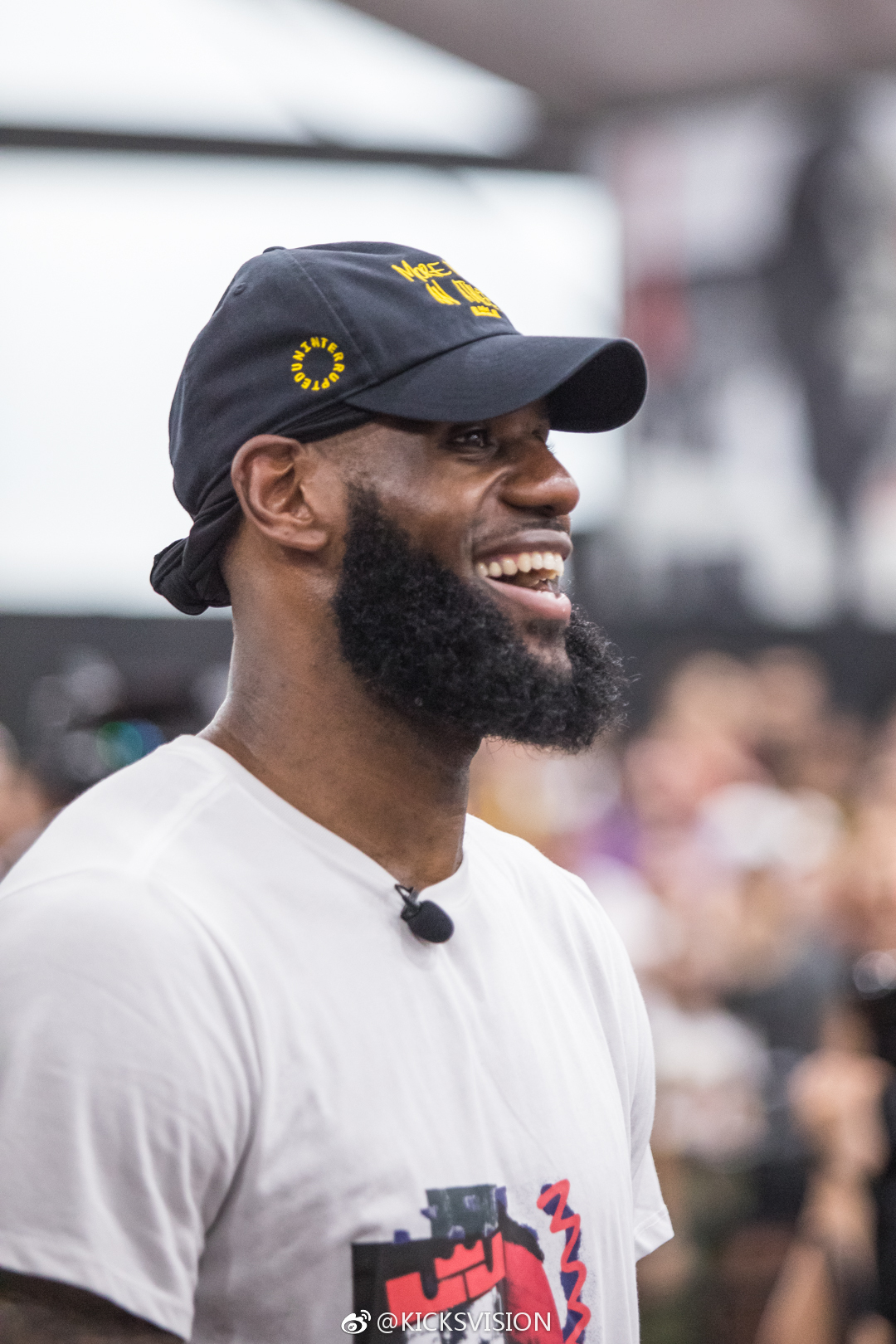 lebron james在今天开启了 上海之旅.跟着我们拍摄的照片来看看