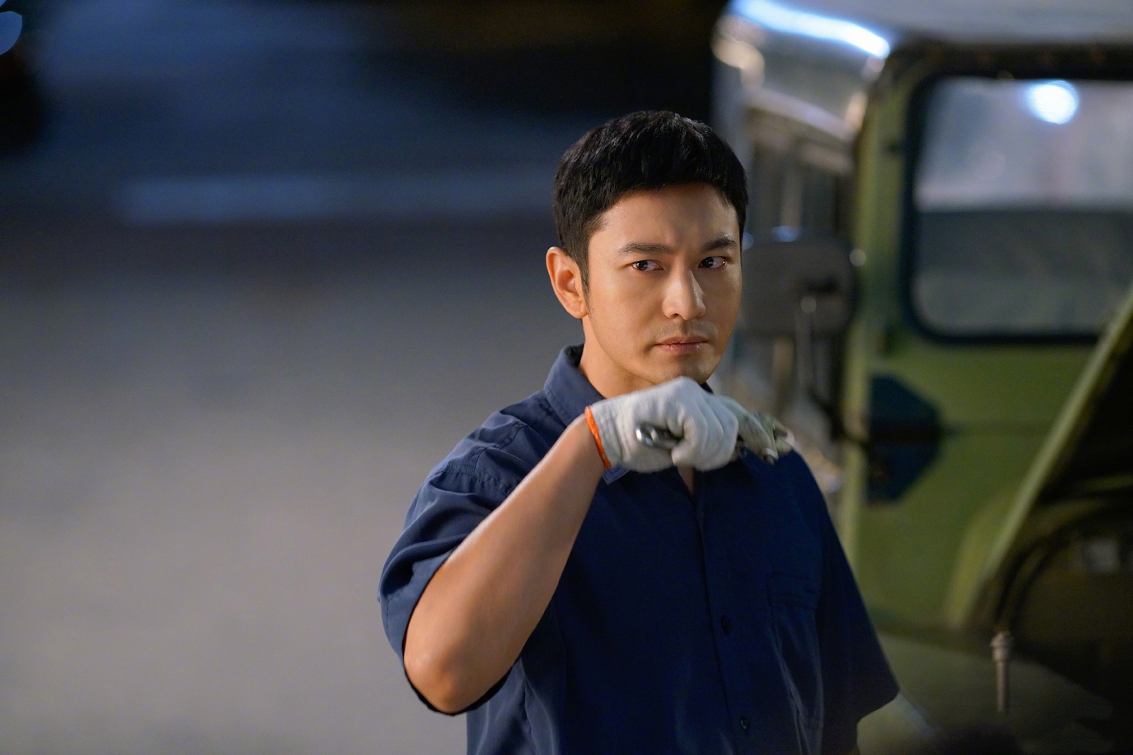 黄晓明生日,郭晓东晒大学毕业照送祝福,杨颖低