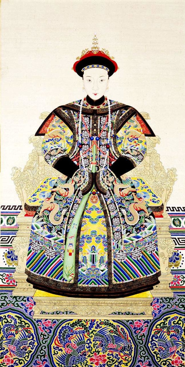 孙殿英盗慈禧墓后,清东陵又迎来神秘盗墓人,看到同治老婆像活人