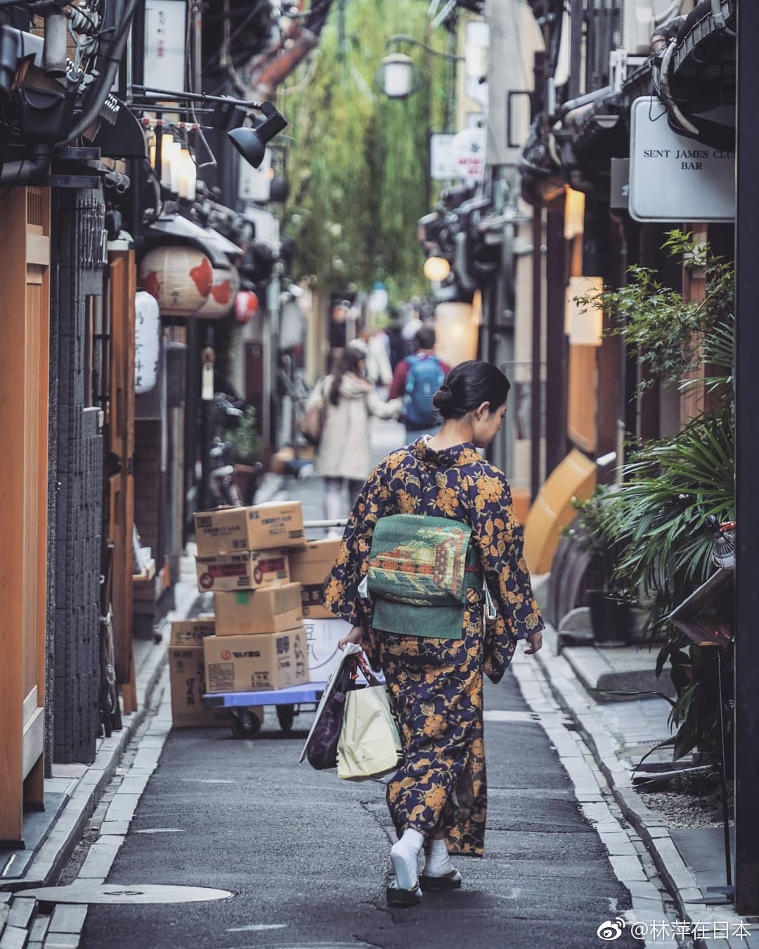 京都街头的和服小姐姐们(ins:kyotophotos)