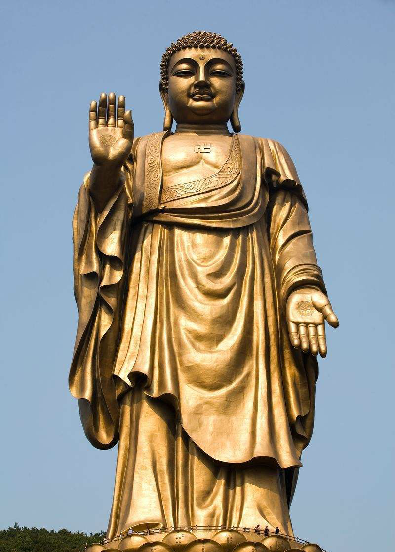 这座千年不倒的大佛，每逢灾难大事竟曾闭眼掉泪，这是...