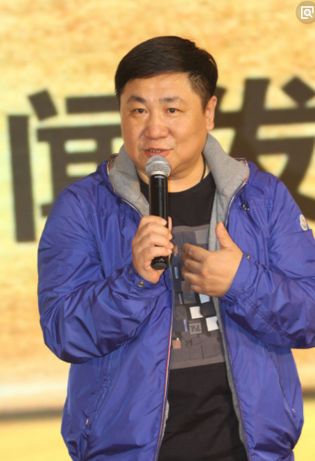 55岁刘流一家近照,女儿出嫁赵本山亲自出席,女婿长相一言难尽