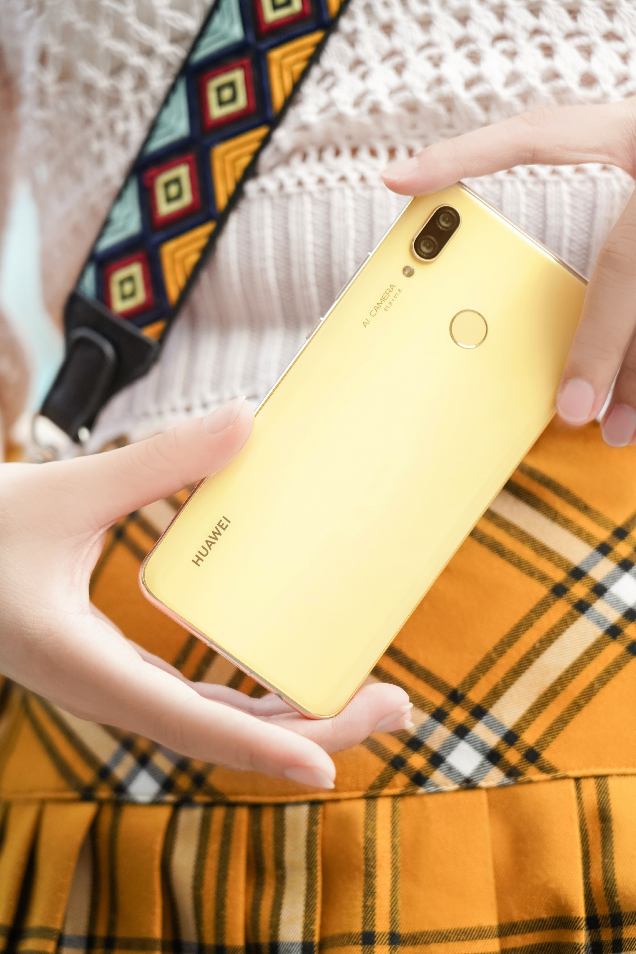 轻奢樱草金来袭原来不止是穿搭可以这么潮流华为nova3樱草金