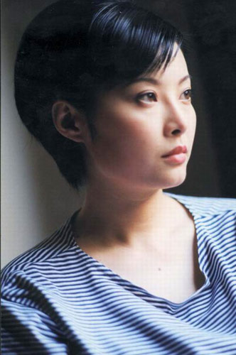 袁立因为发了一张照片遭网友怒怼,不过,更多的网友选择支持袁立!