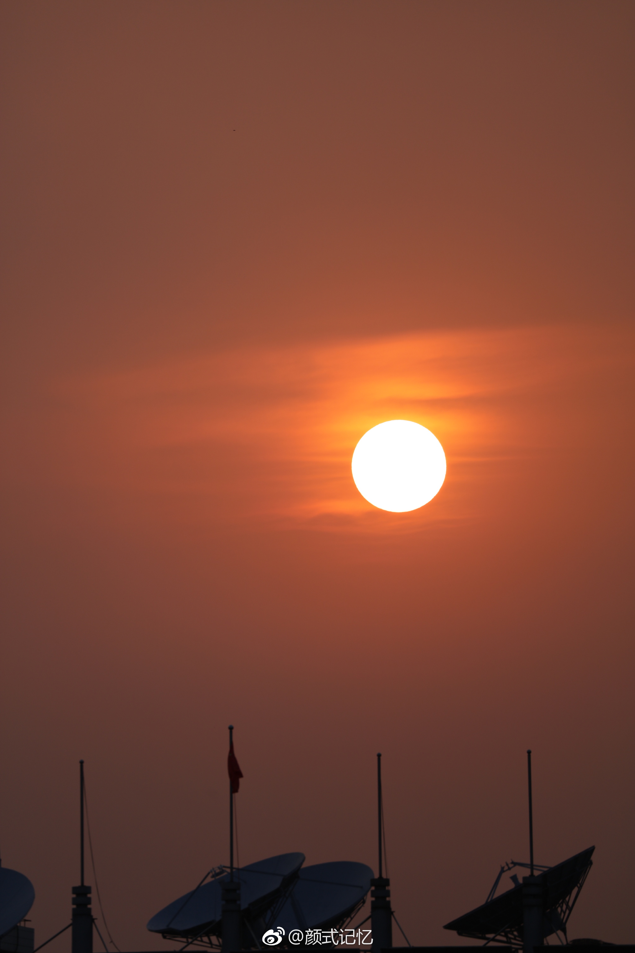 PS做亮光怎么做 怎样在PS中制作扩散亮光和曝光特效