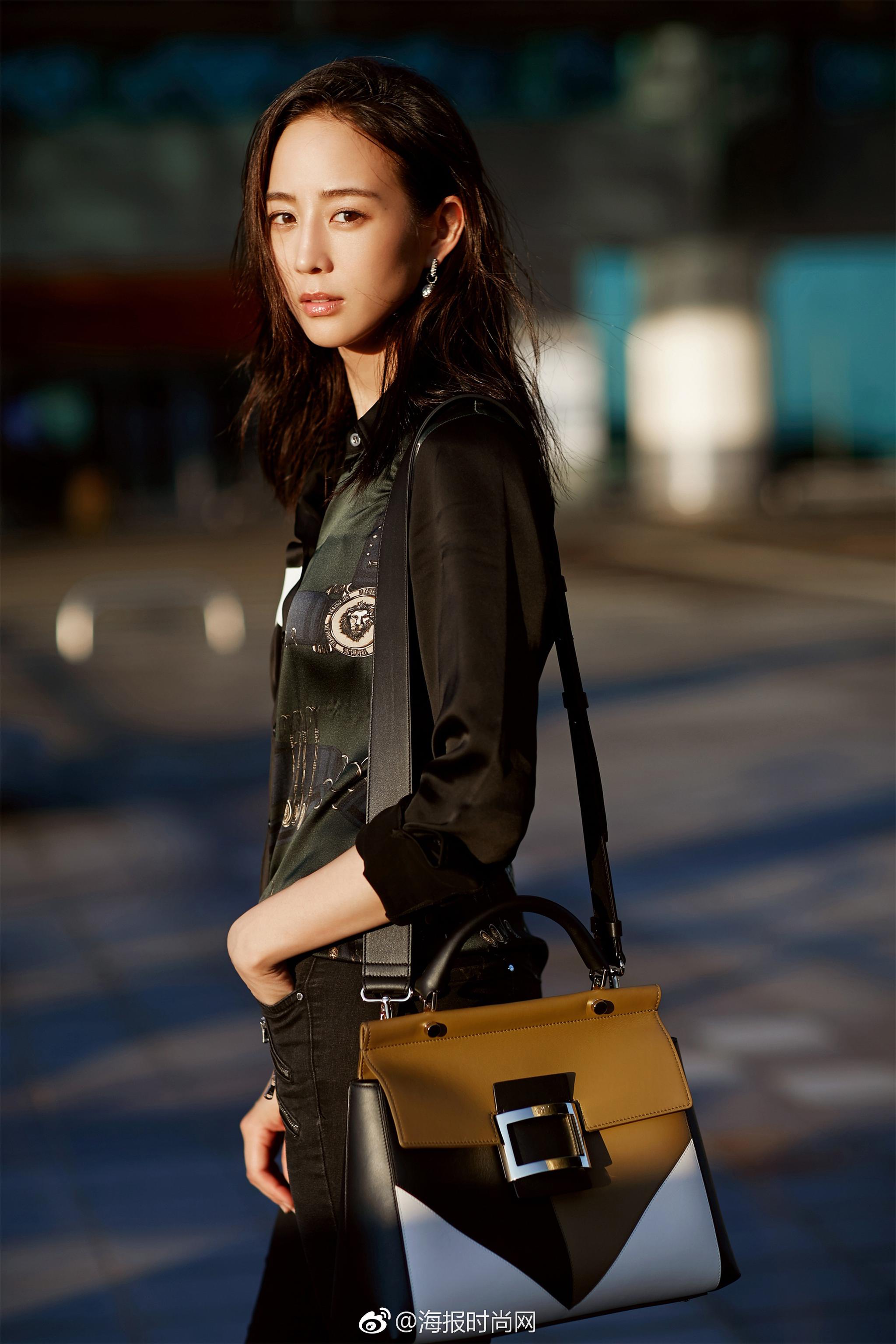 張鈞甯 张钧甯启程纽约时装周,身穿衬衫皮裤休闲又不失时尚感