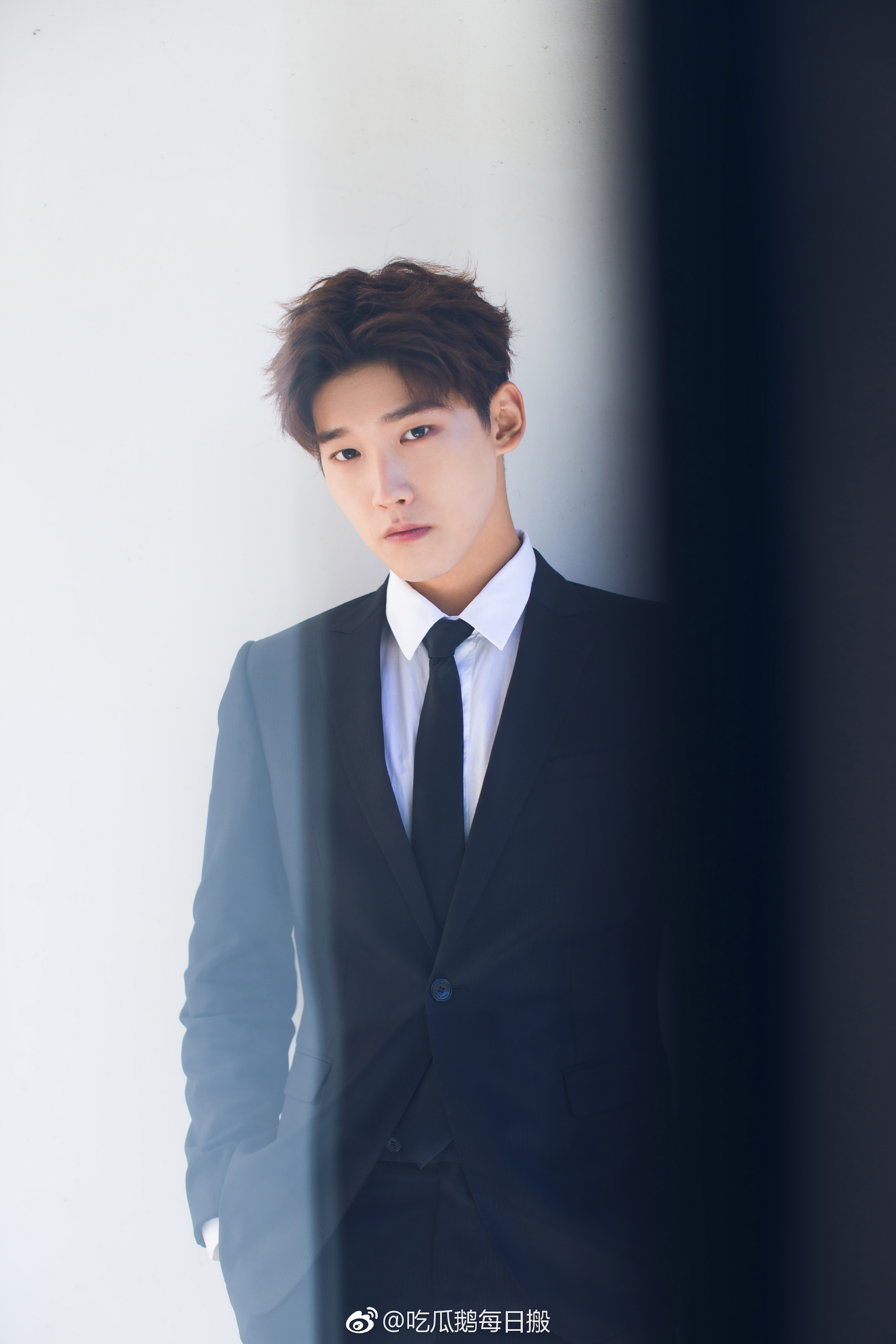 邢昭林浪琴品牌活动最新造型把西装穿得绅士把马术服穿得帅气