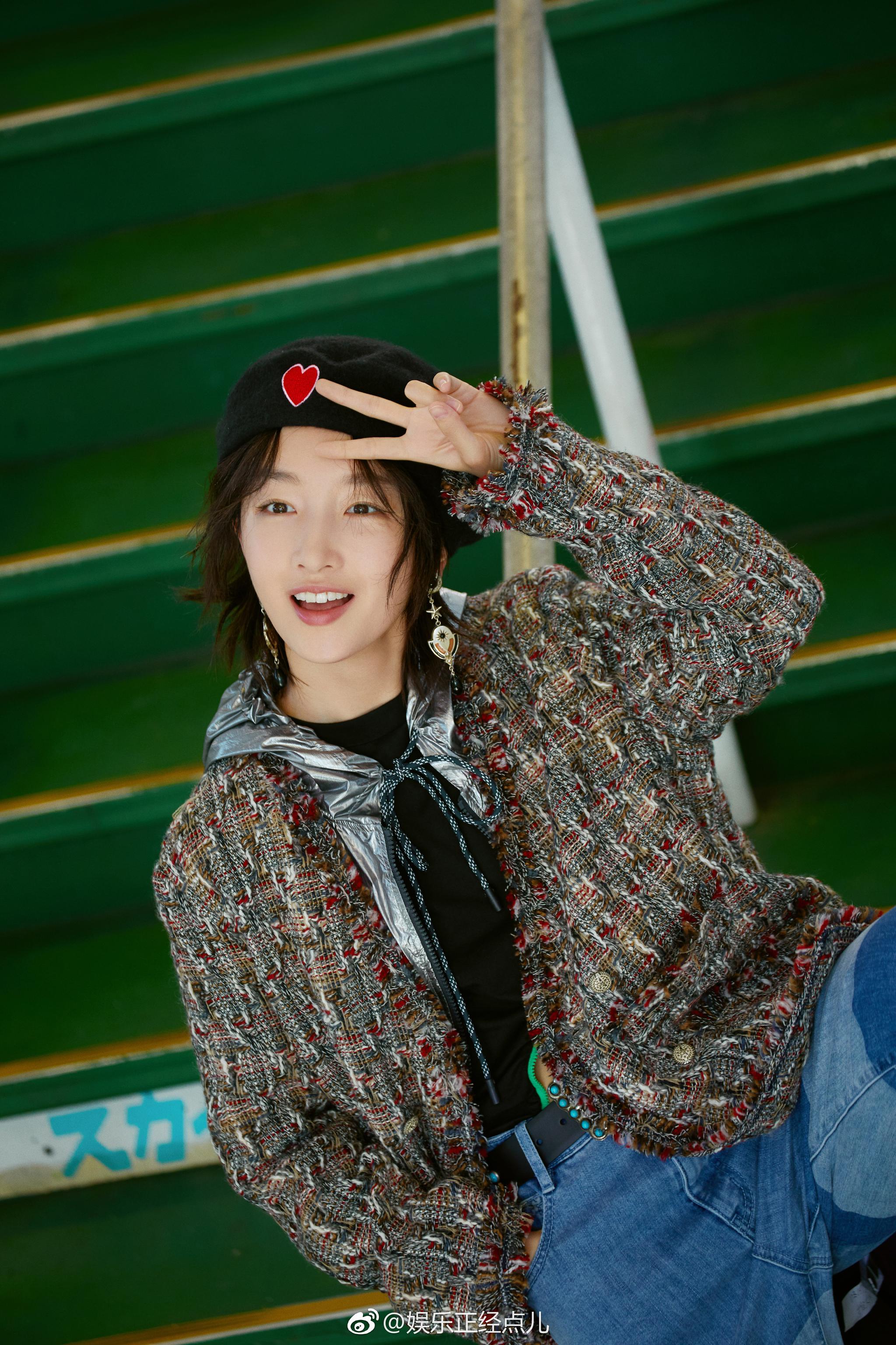 周冬雨最近几套造型太好看了叭,完全符合冬叔鬼马少女气质