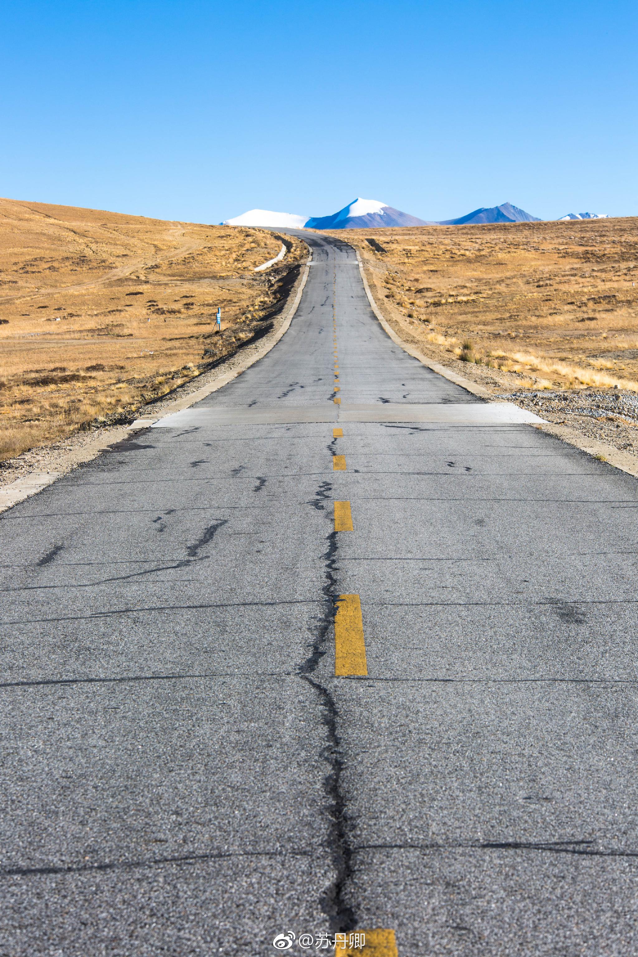 顺着这条路一直走,不要回头,你会发现生命已到尽头,路仍在远方