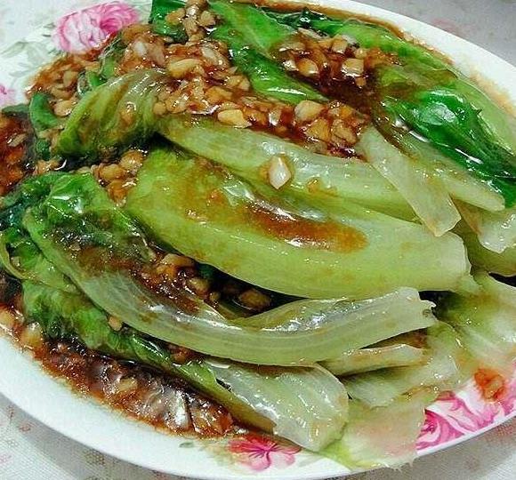 用这个方法炒生菜,炒出的生菜不发苦,不出水,吃起来脆脆的