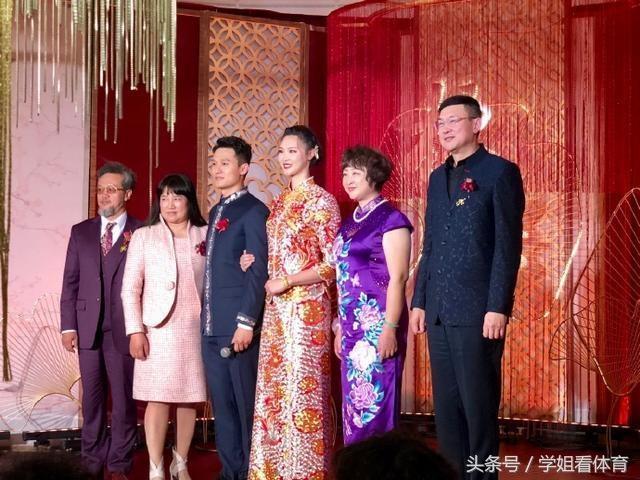 惠若琪夫妇婚后首度现身老公生活照曝光脚穿喜字鞋度蜜月